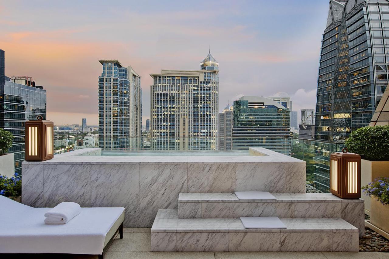 Rosewood Bangkok Hotel Buitenkant foto